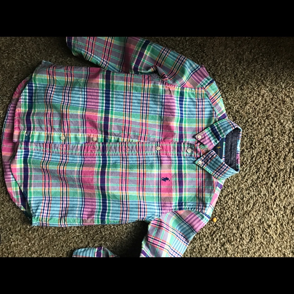 Boys size 6 shirt
